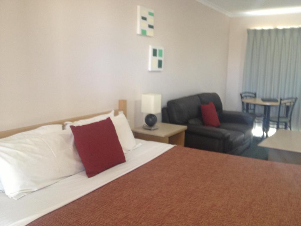 Rose Garden Motel Джелонг Номер фото
