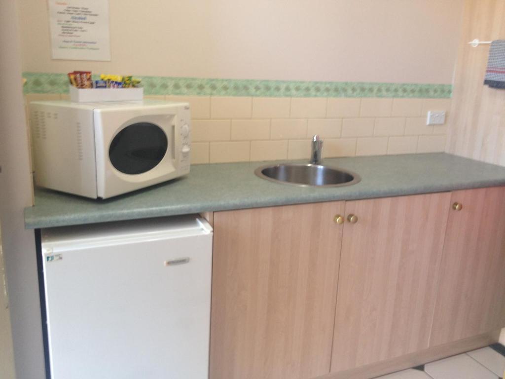 Rose Garden Motel Джелонг Номер фото